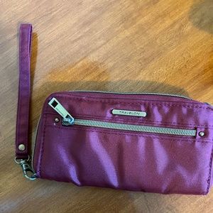 Travelon Wallet Wristlet